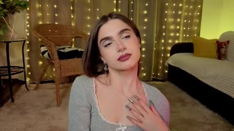 Snapshot of rosalvaulman chatting on February 8, 6:11 pm Kylie online show from February 8, 6:11 pm