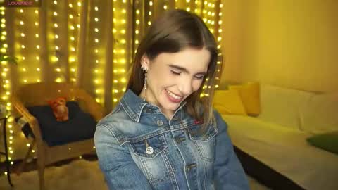 Snapshot of rosalvaulman chatting on February 15, 5:42 pm Kylie online show from February 15, 5:42 pm