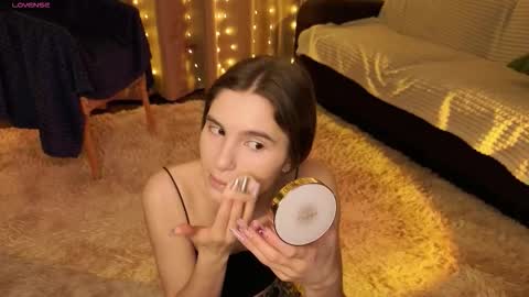 Kylie online show from March 4, 5:19 pm