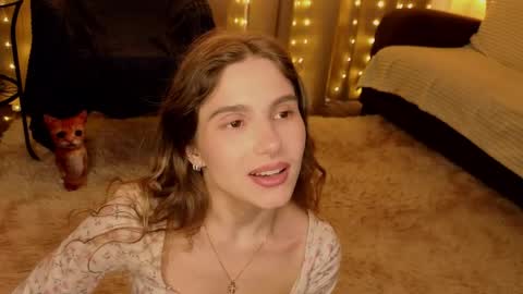 Snapshot of rosalvaulman chatting on May 8, 5:18 pm Kylie online show from May 8, 5:18 pm