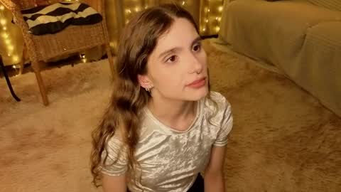 Snapshot of rosalvaulman chatting on May 21, 6:37 pm Kylie online show from May 21, 6:37 pm