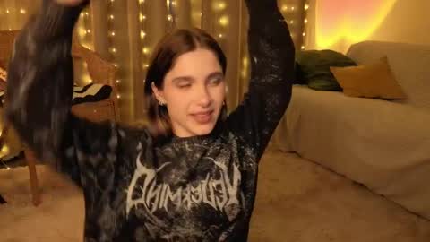 Snapshot of rosalvaulman chatting on May 25, 6:58 pm Kylie online show from May 25, 6:58 pm