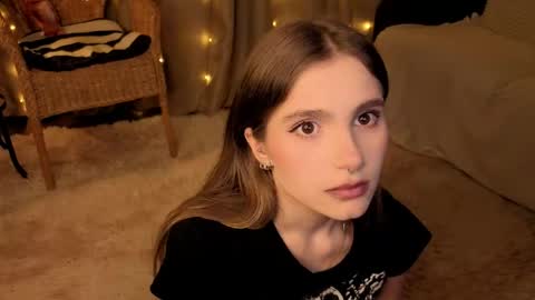 Snapshot of rosalvaulman chatting on May 31, 5:20 pm Kylie online show from May 31, 5:20 pm