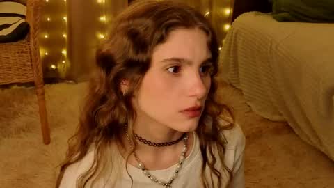 Snapshot of rosalvaulman chatting on June 3, 5:29 pm Kylie online show from June 3, 5:29 pm