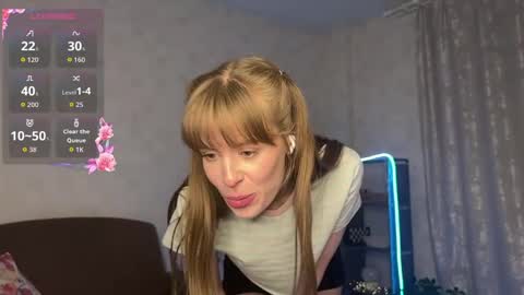 RoosaMoore online show from March 30, 2:51 pm