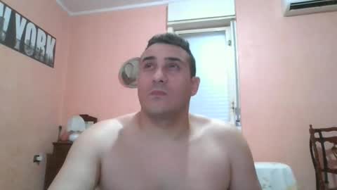 Snapshot of rosario1212 chatting on February 6, 12:04 am Rosario online show from February 6, 12:04 am