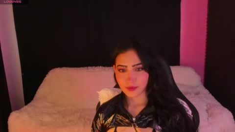 Snapshot of rosario215_ chatting on June 2, 7:05 pm Rosario online show from June 2, 7:05 pm