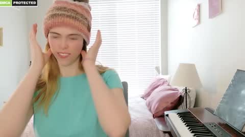 rose77782 online show from February 8, 3:21 pm