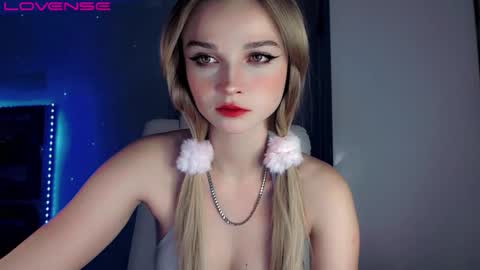 rose__luck online show from November 13, 7:57 pm