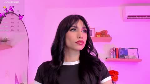 Snapshot of rose__saenz chatting on December 18, 10:24 pm Rose Saenz online show from December 18, 10:24 pm