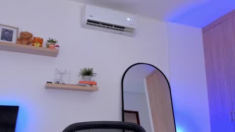 Snapshot of rose__saenz chatting on February 24, 5:09 pm Rose Saenz online show from February 24, 5:09 pm