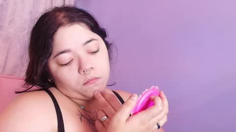 Snapshot of rose_barbara chatting on December 26, 12:05 pm Barbara rose online show from December 26, 12:05 pm