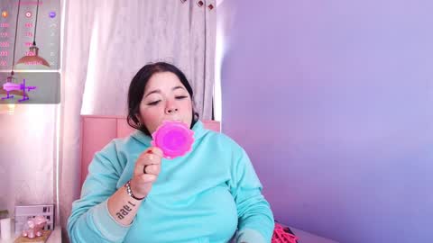 Snapshot of rose_barbara chatting on December 30, 3:13 pm Barbara rose online show from December 30, 3:13 pm