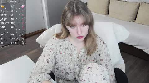 Snapshot of rose_brooks chatting on April 10, 8:13 pm Rose but u can call me princess online show from April 10, 8:13 pm