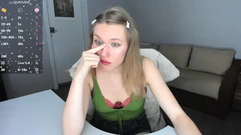 Snapshot of rose_brooks chatting on May 10, 8:14 pm Rose but u can call me princess online show from May 10, 8:14 pm