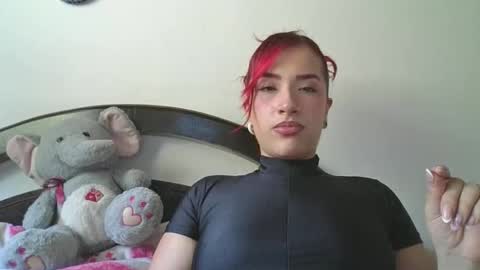 Snapshot of rose_elise chatting on April 4, 6:38 pm rose_elise online show from April 4, 6:38 pm