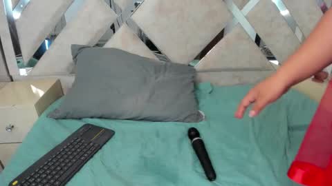 Rose 3 online show from February 6, 8:56 pm