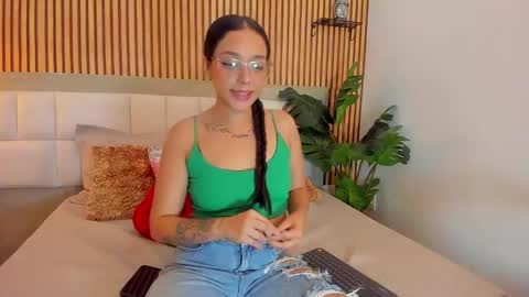 roseaurora online show from October 8, 12:36 pm