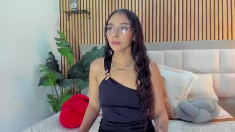 roseaurora online show from February 2, 12:26 pm