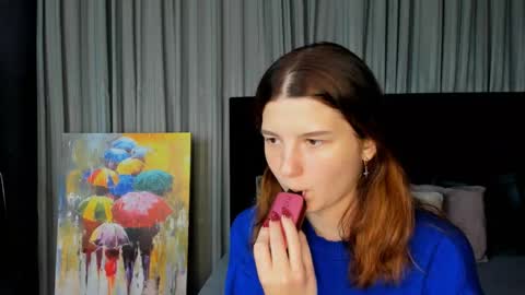 Snapshot of roseblanche2k chatting on December 4, 11:24 pm Florin online show from December 4, 11:24 pm