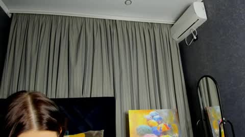 Snapshot of roseblanche2k chatting on December 14, 2:23 am Florin online show from December 14, 2:23 am