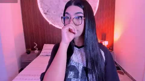Snapshot of rosecassie chatting on June 19, 1:48 pm Rose online show from June 19, 1:48 pm