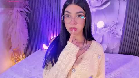 Snapshot of rosecassie chatting on June 23, 2:04 pm Rose online show from June 23, 2:04 pm