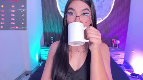 Snapshot of rosecassie chatting on July 7, 12:42 pm Rose online show from July 7, 12:42 pm