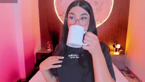 Snapshot of rosecassie chatting on July 17, 1:18 pm Rose online show from July 17, 1:18 pm