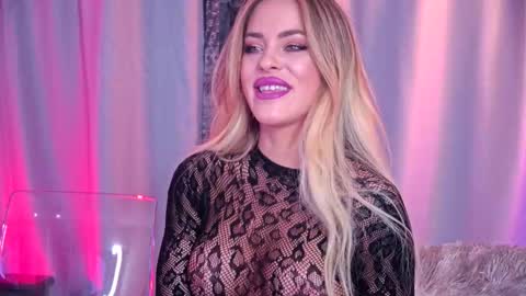 Sonia online show from December 5, 6:37 pm