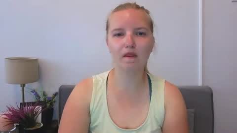Snapshot of rosehypnotic chatting on June 22, 7:38 am Rose online show from June 22, 7:38 am