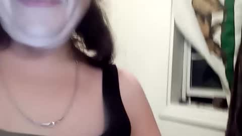 roseiswett online show from February 23, 7:17 am