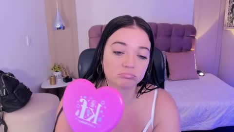 Rose Taylor online show from May 31, 2:02 pm