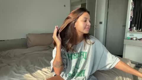 Roshelle online show from February 22, 9:08 am