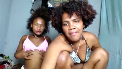 Snapshot of rosia22 chatting on September 21, 1:29 am rosia22 online show from September 21, 1:29 am