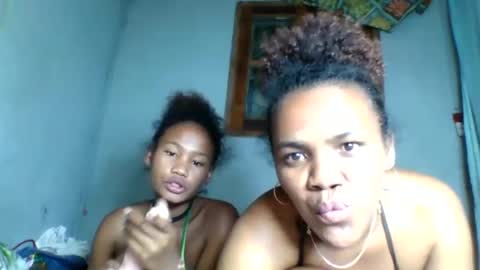 Snapshot of rosia22 chatting on September 22, 11:51 pm rosia22 online show from September 22, 11:51 pm