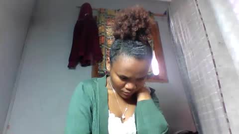 Snapshot of rosia22 chatting on October 3, 7:49 am rosia22 online show from October 3, 7:49 am