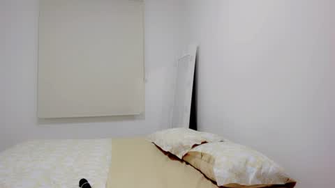 Snapshot of rosiegirl_ chatting on July 16, 12:05 am Rosie Independent model online show from July 16, 12:05 am