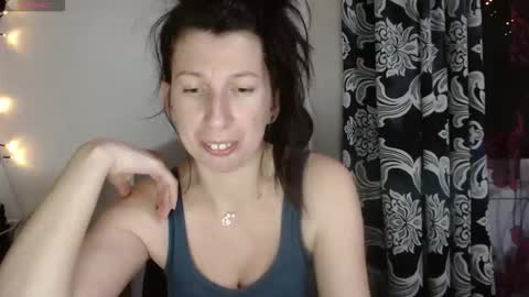 RosieHayes online show from December 13, 8:47 pm