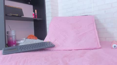 rosse_thompson11 online show from February 27, 8:42 pm