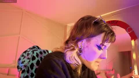 Snapshot of rossiie_hunt_ chatting on June 23, 1:20 pm rossiie_hunt_ online show from June 23, 1:20 pm