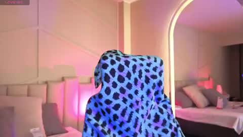 Snapshot of rossiie_hunt_ chatting on June 26, 12:20 pm rossiie_hunt_ online show from June 26, 12:20 pm
