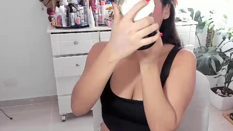 Snapshot of rossth11 chatting on May 13, 7:11 pm Im Ross online show from May 13, 7:11 pm