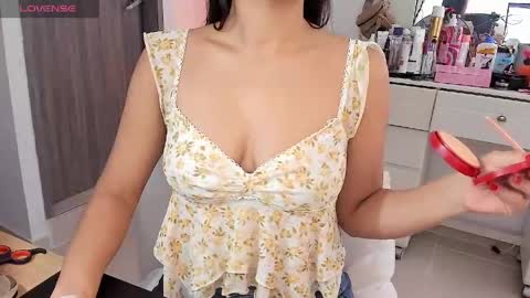Snapshot of rossth11 chatting on May 16, 7:01 pm Im Ross online show from May 16, 7:01 pm