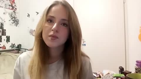 Snapshot of rosybreeze chatting on June 12, 7:02 pm Anna online show from June 12, 7:02 pm