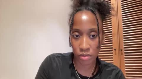 Snapshot of rosycoco chatting on February 24, 3:43 pm Rosy Coco online show from February 24, 3:43 pm