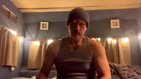 roundthebend8 online show from January 22, 4:44 am