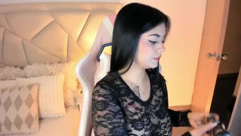 Snapshot of rouse_benett27 chatting on May 17, 11:34 pm online show from May 17, 11:34 pm