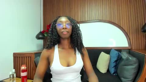 Snapshot of rouselux chatting on March 2, 11:50 am rouselux online show from March 2, 11:50 am