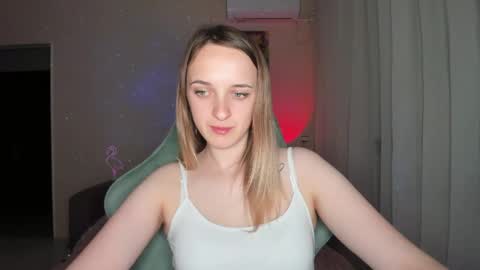 Snapshot of rousereed chatting on April 18, 8:31 pm Rouse online show from April 18, 8:31 pm